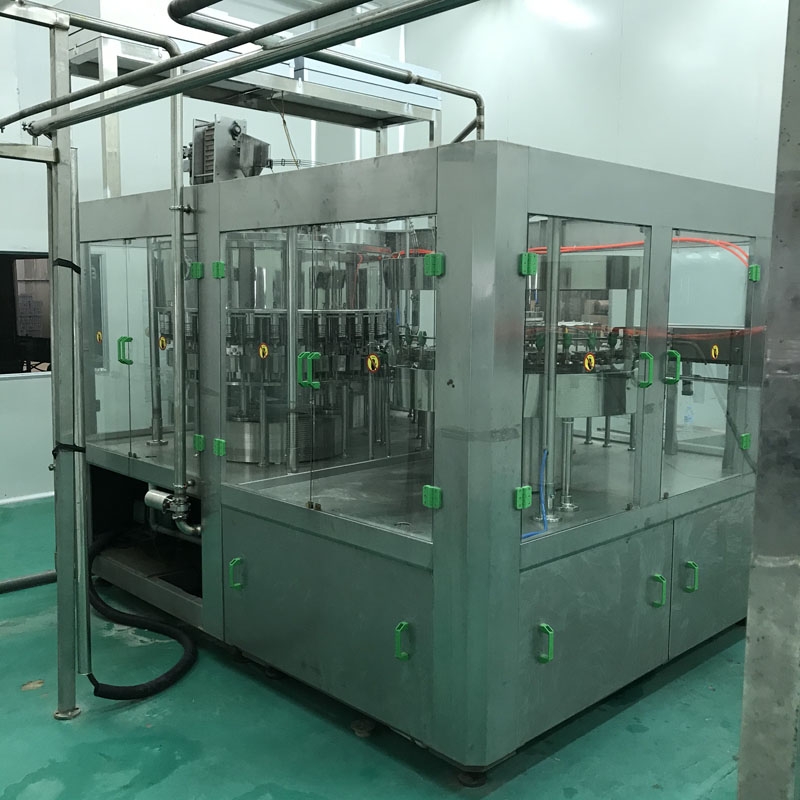 礦泉水灌裝機